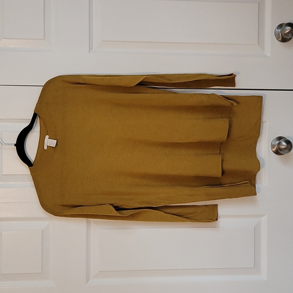 H&M Long sleeve Gold small pullover top